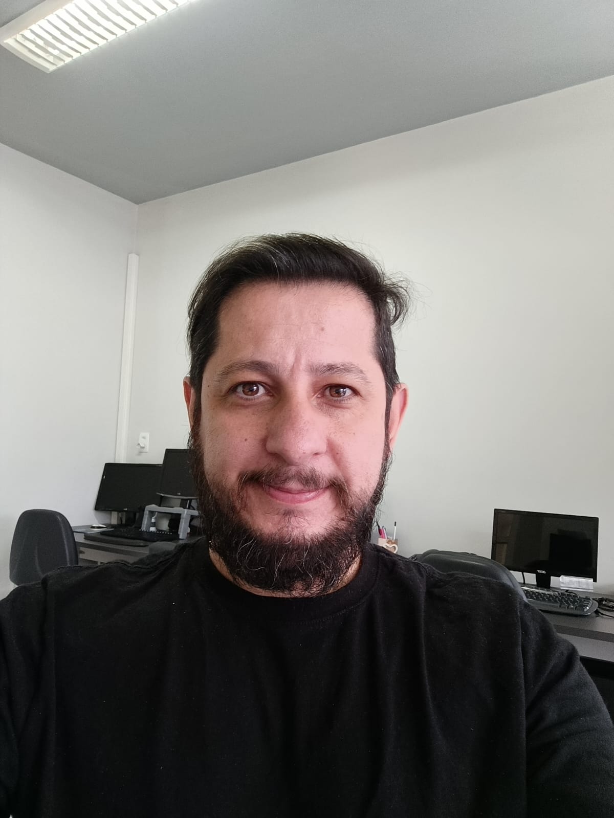 Douglas Ebram - Consultor Imobiliário